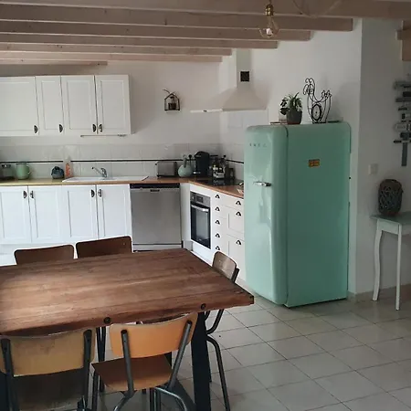 Holiday home Au Bord Du Et Sous Les Pins *