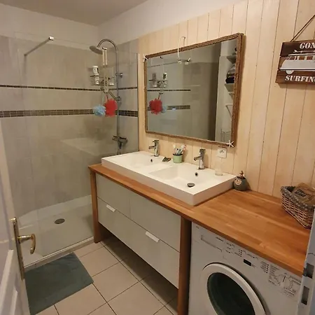 Au Bord Du Et Sous Les Pins Feriehus *
