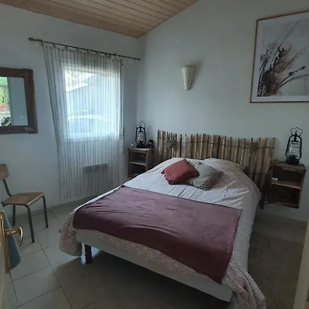 Au Bord Du Et Sous Les Pins Feriehus Lacanau